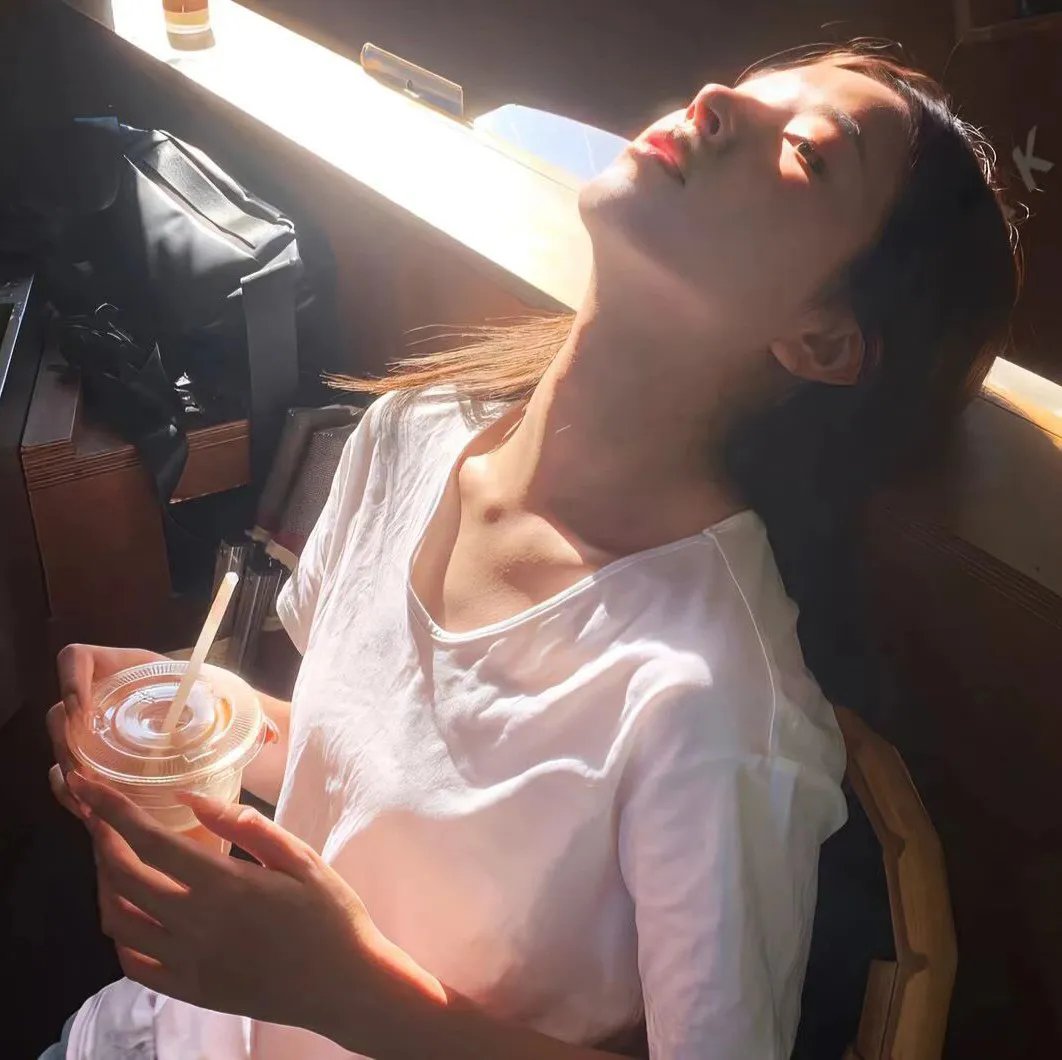 通往黑暗的瞬间